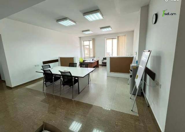 Բազմաֆունկցիոնալ գույք Պարոնյան փողոցում կենտրոնում, 95 քմ