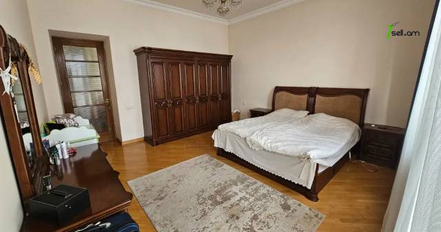 Երկու հարկանի քարե տուն Սեպուհի փողոցում Արաբկիրում, 788 ք.մ., 2 սանհանգույց, կոսմետիկ վերանորոգում