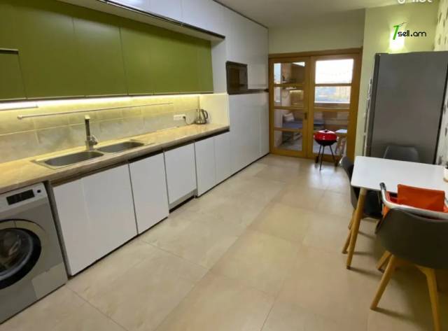 3 սենյականոց բնակարան նորակառույց շենքում Գյուլբենկյան փողոցում, 93 ք.մ., 6/8 հարկ, 2 սանհանգույց