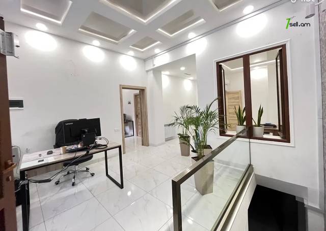 Բազմաֆունկցիոնալ գույք Թումանյան փողոցում կենտրոնում, 155 ք.մ.