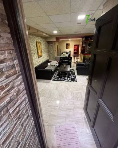 2 սենյականոց բնակարան Չարենցի փողոցում, 60 ք.մ., 1/3 հարկ, եվրովերանորոգված, քարե շենք