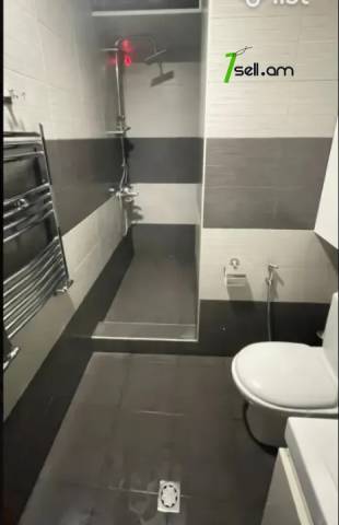 3 սենյականոց բնակարան Սունդուկյան փողոցում, 90 քմ, մի քանի պատշգամբ, կապիտալ վերանորոգված