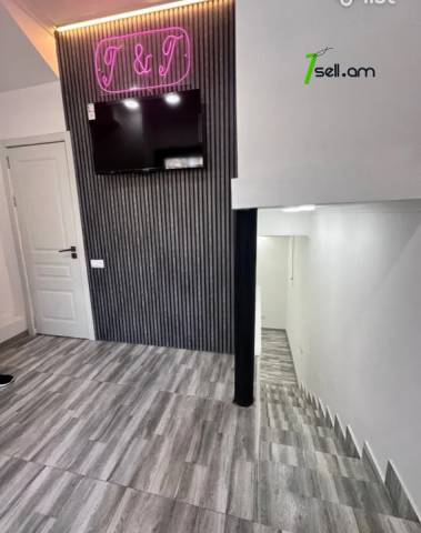 Բազմաֆունկցիոնալ գույք, Kajaznuni St կենտրոնում, 25 քմ
