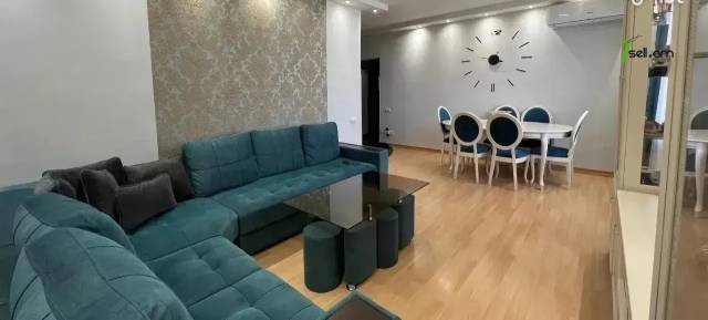 3 սենյականոց բնակարան, Աթոյան փողոցի նրբանցք, 64 ք.մ., նախավերջին հարկ, եվրովերանորոգված