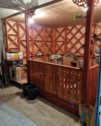 Երկու հարկանի քարե տուն Քեռու փողոցում Ձորաղբյուրում, 1200 քմ, 2 սանհանգույց, եվրովերանորոգված