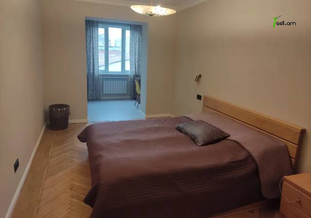 2 սենյականոց բնակարան Արամ Խաչատրյանի փողոցում, 56 ք.մ., նախավերջին հարկ, եվրովերանորոգված