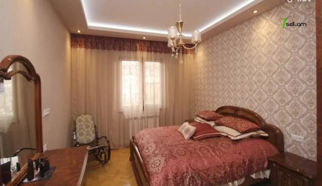 Երկու հարկանի քարե տուն Լուսինե Զաքարյան փողոցում Նորք Մարաշում, 343 քմ, 2 սանհանգույց