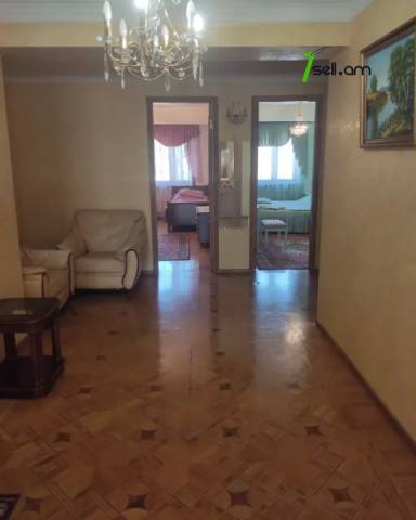 3 սենյականոց բնակարան Բաղրամյան պողոտայում, 100 քմ, նախավերջին հարկ, կապիտալ վերանորոգված, քարե շենք