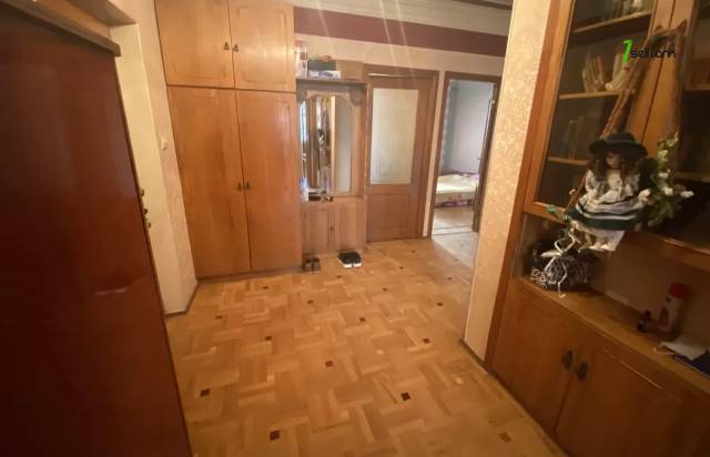 4 սենյականոց բնակարան, Արագածի զանգված, 120 ք.մ., 2/5 հարկ, 2 սանհանգույց, բարձր առաստաղներ