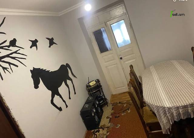 Մեկ հարկանի քարե տուն Աղասի Խանջյանի փողոցում Հրազդանում, 113 ք.մ., մեծ հողամաս