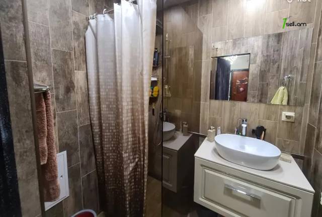 3 սենյականոց բնակարան, Դավթաշեն 4-րդ թաղամաս, 75 քմ, 6/9 հարկ, մի քանի պատշգամբ