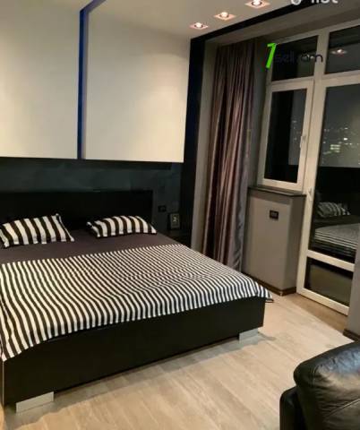 Ընդարձակ 3 սենյականոց բնակարան նորակառույց շենքում Դերենիկ Դեմիրճյան փողոցում, 202 քմ