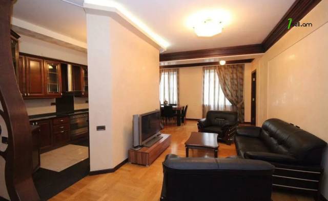 3 սենյականոց բնակարան նորակառույց շենքում Հյուսիսային պողոտայում, 120 ք.մ., 2 սանհանգույց