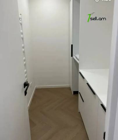 4 սենյականոց բնակարան նորակառույց շենքում Կարապետ Ուլնեցու փողոցում, 133 ք.մ., 9/16 հարկ