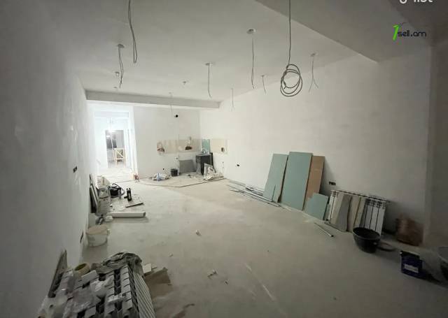 4 սենյականոց բնակարան նորակառույց շենքում Նիկողայոս Ադոնցի փողոցում, 105 ք.մ., 5/8 հարկ