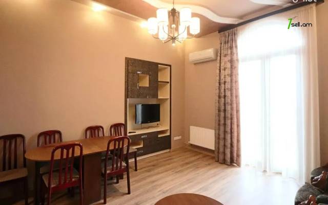 3 սենյականոց բնակարան Կոմիտասի պողոտայում, 83 քմ, բարձր առաստաղներ, մի քանի պատշգամբ