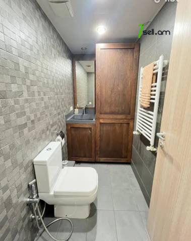 4 սենյականոց բնակարան նորակառույց շենքում Լվովյան փողոցում, 116 քմ, 3/8 հարկ, 2 սանհանգույց