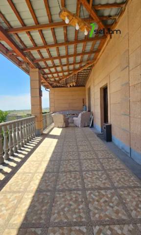 Երկու հարկանի քարե տուն Սիլիկյանի 5-րդ փողոցում Աջափնյակում, 820 քմ, 3+ սանհանգույց, մեծ հողամաս