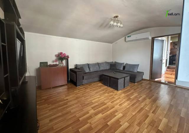 Մեկ հարկանի քարե տուն, Antarayin Street կենտրոնում, 80 քմ, 2 սանհանգույց, կոսմետիկ վերանորոգում