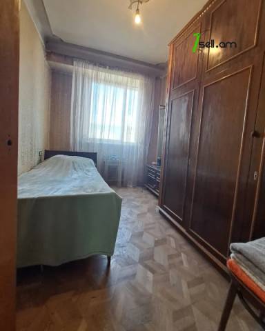 4 սենյականոց բնակարան Երվանդ Քոչարի փողոցում, 85 ք.մ., 2 սանհանգույց