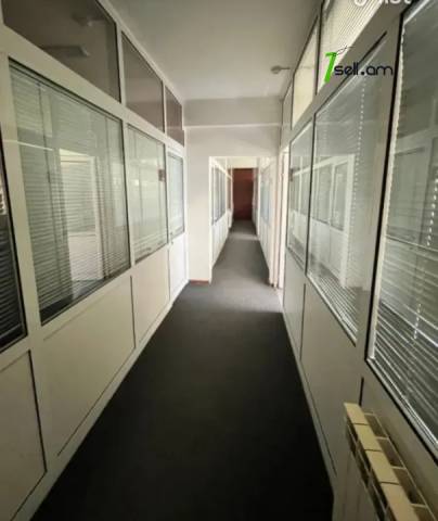 Բազմաֆունկցիոնալ գույք Վարդանանց փողոցում կենտրոնում, 300 քմ