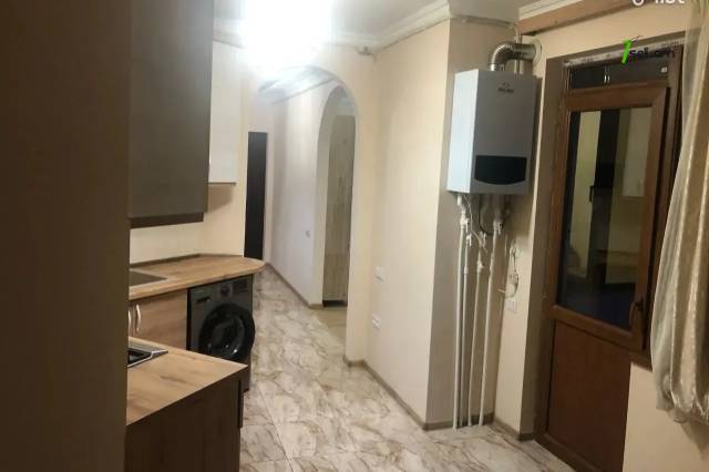 3 սենյականոց բնակարան նորակառույց շենքում Մազմանյան փողոցում, 95 ք.մ., 7/12 հարկ, բարձր առաստաղներ