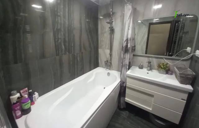 3 սենյականոց բնակարան Սարյանի փողոցում, 78 ք.մ., 5/16 հարկ, կապիտալ վերանորոգված