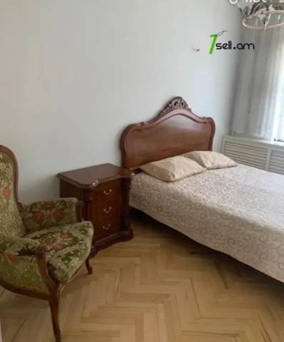 3 սենյականոց բնակարան Գյուլբենկյան փողոցում, 78 ք.մ., 3/5 հարկ, եվրովերանորոգված, քարե շենք