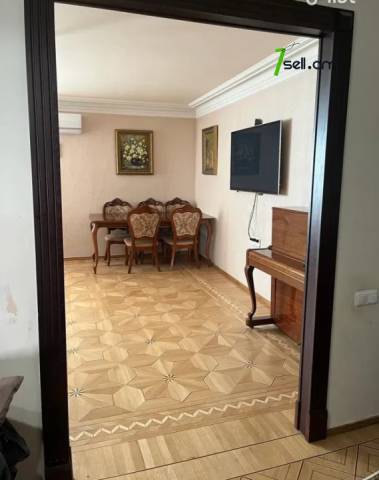 4 սենյականոց բնակարան Դավիթ Անհաղթի փողոցում, 107 քմ, նախավերջին հարկ, կապիտալ վերանորոգված