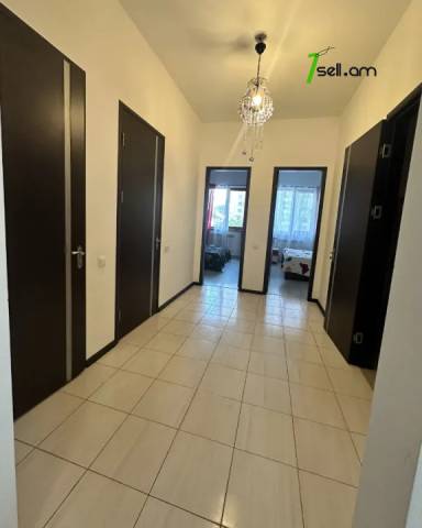 3 սենյականոց բնակարան Բրյուսովի փողոցում, 78 ք.մ., 2 սանհանգույց, կապիտալ վերանորոգված, քարե շենք