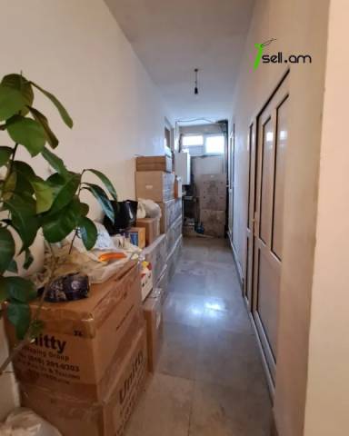 Երկու հարկանի քարե տուն Մայիսի 9-ի փողոցում Շենգավիթում, 300 ք.մ., 2 սանհանգույց