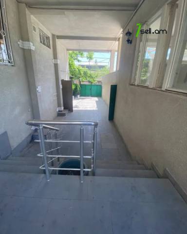 Երկու հարկանի քարե տուն, Armen Tigranyan street Արաբկիրում, 550 ք.մ., 3+ սանհանգույց