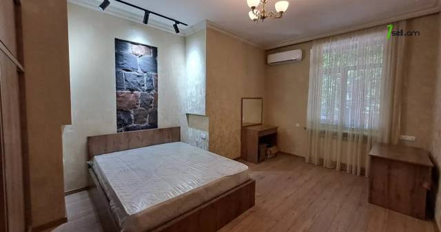 3 սենյականոց բնակարան Մեսրոպ Մաշտոցի պողոտայում, 80 քմ, 2/5 հարկ, դիզայներական ոճով վերանորոգված