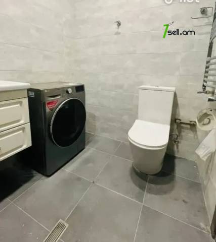 2 սենյականոց բնակարան նորակառույց շենքում Արամ Խաչատրյանի փողոցում, 60 ք.մ., բարձր առաստաղներ