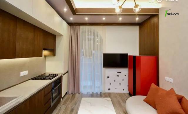 2 սենյականոց բնակարան Նալբանդյան փողոցում, 36 քմ, բարձր առաստաղներ, կապիտալ վերանորոգված, քարե շենք