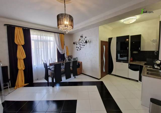 Երկու հարկանի քարե տուն Բագրևանդի 23-րդ փողոցում Նոր Նորքում, 800 ք.մ., 3+ սանհանգույց