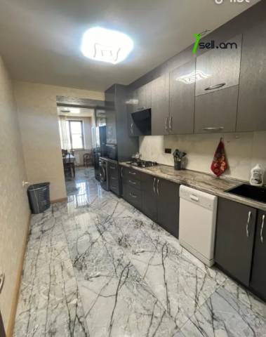 4 սենյականոց բնակարան Դավիթ Մալյան փողոցում, 103 ք.մ., 1/5 հարկ, 2 սանհանգույց, եվրովերանորոգված