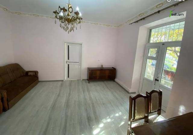 3 սենյականոց բնակարան Բաղրամյան պողոտայում, 80 ք.մ., 2/5 հարկ, բարձր առաստաղներ