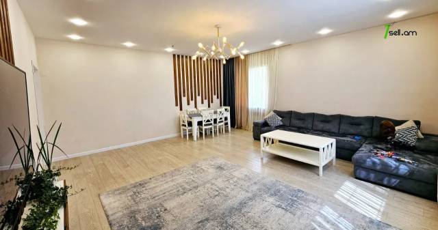 Երկու հարկանի տուն Դավիթ Բեկի փողոցում Էրեբունիում, 1400 քմ, կապիտալ վերանորոգված