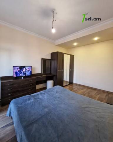 Երկու հարկանի քարե տուն, Գ-1 թաղամաս Աջափնյակում, 300 ք.մ., 2 սանհանգույց, կապիտալ վերանորոգված