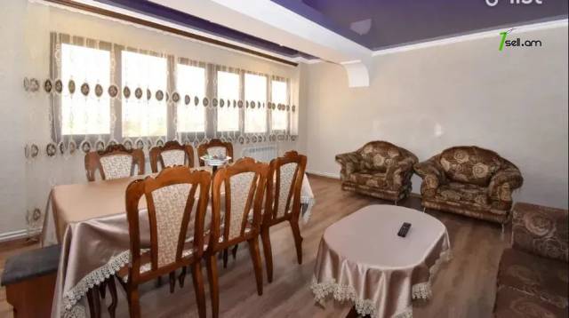 3 սենյականոց բնակարան Հրաչյա Աճառյան փողոցում, 77 քմ, նախավերջին հարկ, կապիտալ վերանորոգված