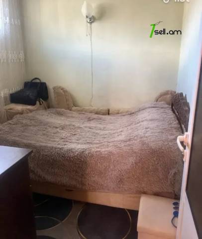 2 սենյականոց բնակարան Ղափանցյան փողոցում, 55 ք.մ., 2/5 հարկ, մասնակի վերանորոգում, քարե շենք