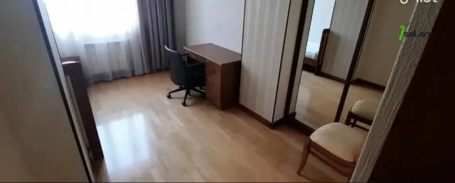 3 սենյականոց բնակարան Թումանյան փողոցում, 80 ք.մ., բարձր առաստաղներ, նախավերջին հարկ