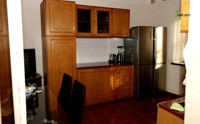 Երկու հարկանի քարե տուն Նոր-Արեշի 42 փողոցում Էրեբունիում, 700 ք.մ., 2 սանհանգույց