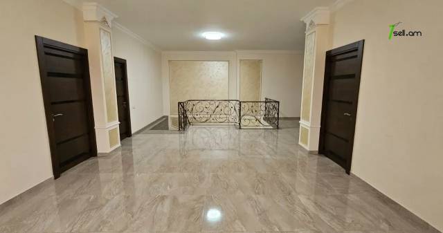 Երկու հարկանի քարե տուն Նոր Արեշի 7-րդ փողոցում Էրեբունիում, 520 քմ, 3+ սանհանգույց