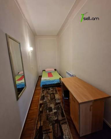 Մեկ հարկանի քարե տուն Լեռ Կամսարի փողոցում Արաբկիրում, 120 ք.մ., կոսմետիկ վերանորոգում