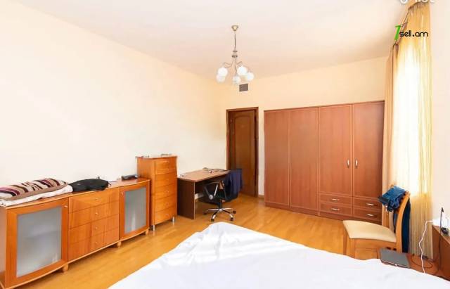 3 սենյականոց բնակարան նորակառույց շենքում Պարոնյանի փողոցում, 101 քմ, 8/11 հարկ, 2 սանհանգույց