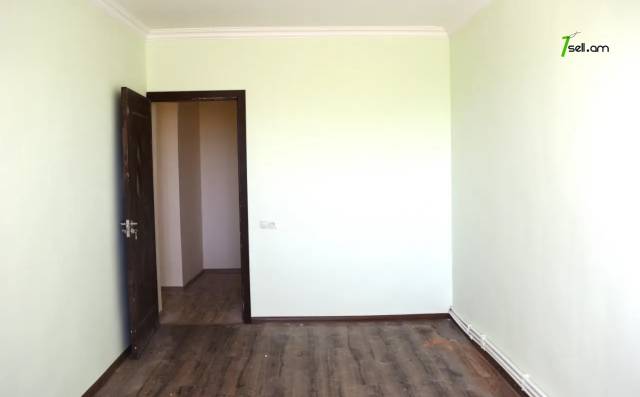 2 սենյականոց բնակարան Ախուրյանում, 66 քմ, կապիտալ վերանորոգված, քարե շենք