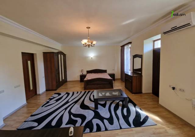 Երկու հարկանի քարե տուն Բաբայան փողոցում Արաբկիրում, 600 ք.մ., 3+ սանհանգույց, կապիտալ վերանորոգված