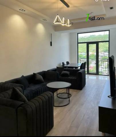 3 սենյականոց բնակարան նորակառույց շենքում Չարենցի փողոցում, 75 քմ, նախավերջին հարկ, բարձր առաստաղներ